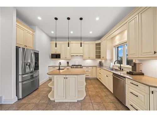 4744 Bath Road, Loyalist Township, ON - Indoor Photo Showing Kitchen With Double Sink