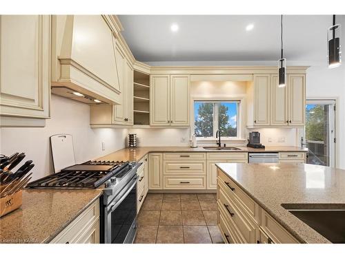 4744 Bath Road, Loyalist Township, ON - Indoor Photo Showing Kitchen With Double Sink With Upgraded Kitchen