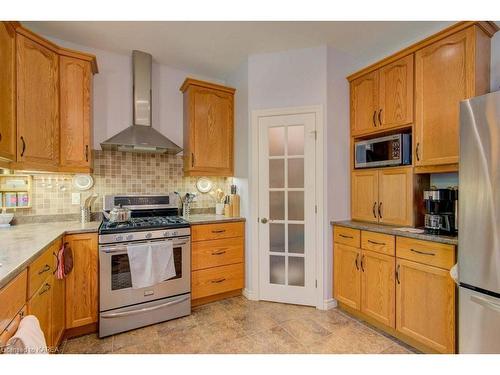 300 Academy Street, Bath, ON - Indoor Photo Showing Kitchen