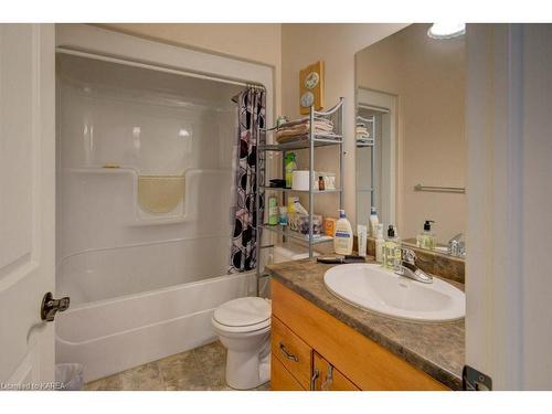 300 Academy Street, Bath, ON - Indoor Photo Showing Bathroom