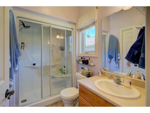 300 Academy Street, Bath, ON - Indoor Photo Showing Bathroom