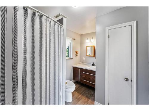 4999 Bath Road, Bath, ON - Indoor Photo Showing Bathroom