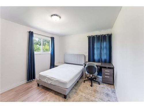 4999 Bath Road, Bath, ON - Indoor Photo Showing Bedroom