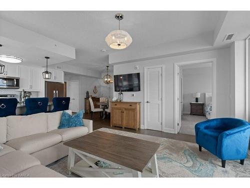 306-129 South Street, Gananoque, ON - Indoor Photo Showing Living Room