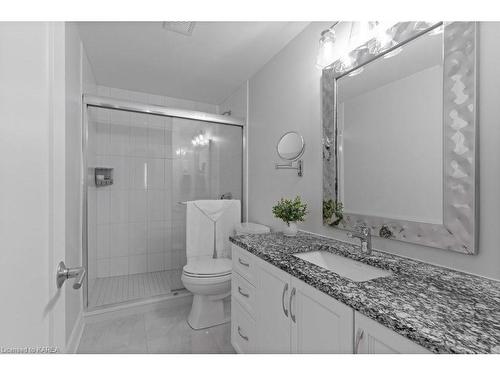 306-129 South Street, Gananoque, ON - Indoor Photo Showing Bathroom