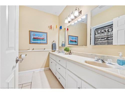 1733 Hitchcock Drive, Inverary, ON - Indoor Photo Showing Bathroom