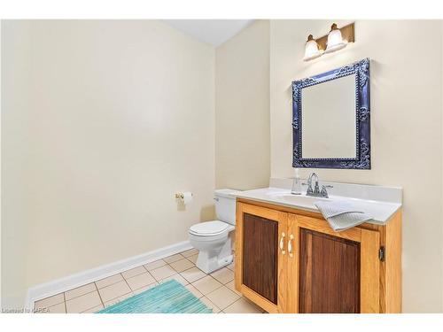 1733 Hitchcock Drive, Inverary, ON - Indoor Photo Showing Bathroom