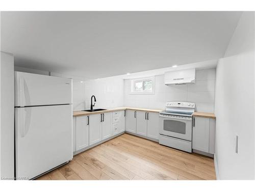 1218 Johnson Street, Kingston, ON - Indoor Photo Showing Kitchen