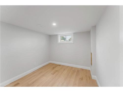 1218 Johnson Street, Kingston, ON - Indoor Photo Showing Other Room