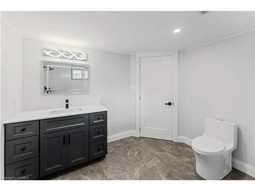 1218 Johnson Street, Kingston, ON - Indoor Photo Showing Bathroom