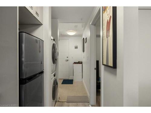 320-652 Princess Street, Kingston, ON - Indoor Photo Showing Laundry Room