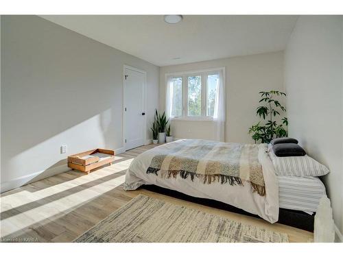 135 Factory Lane Lane, Bath, ON - Indoor Photo Showing Bedroom