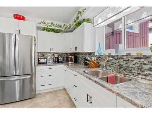 1182 Queensland Place, Brockville, ON - Indoor Photo Showing Kitchen With Double Sink