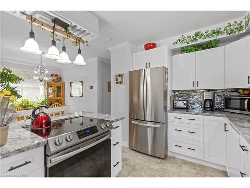 1182 Queensland Place, Brockville, ON - Indoor Photo Showing Kitchen With Stainless Steel Kitchen