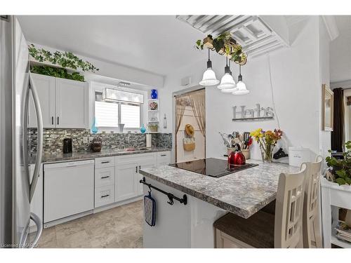 1182 Queensland Place, Brockville, ON - Indoor Photo Showing Kitchen With Upgraded Kitchen