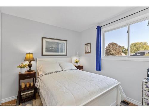 1182 Queensland Place, Brockville, ON - Indoor Photo Showing Bedroom