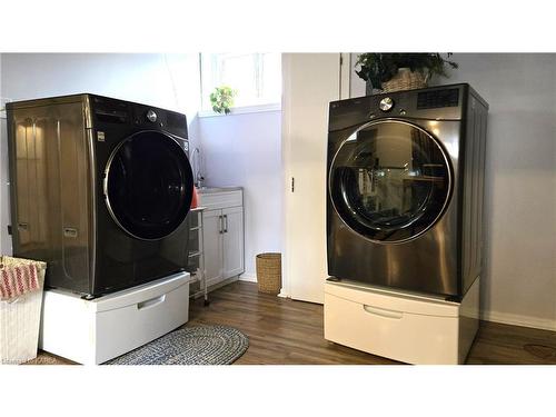 1182 Queensland Place, Brockville, ON - Indoor Photo Showing Laundry Room