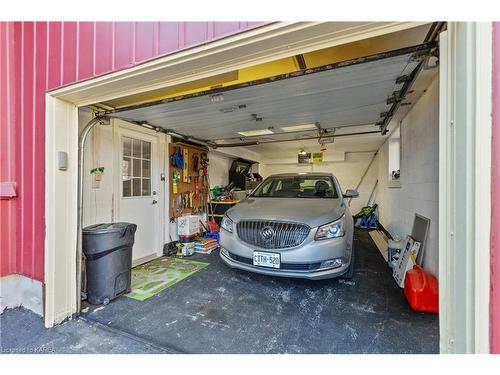 1182 Queensland Place, Brockville, ON - Indoor Photo Showing Garage