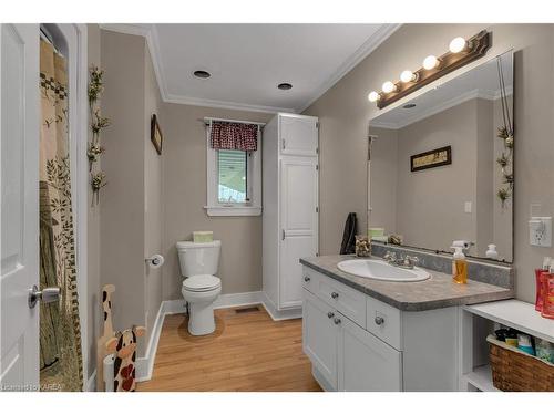 31 Station Road, Gananoque, ON - Indoor Photo Showing Bathroom