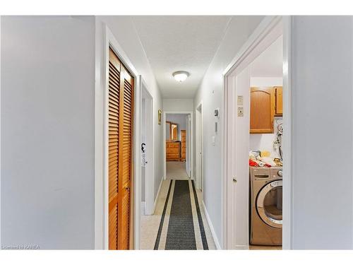 1304 Old Wilton Road, Odessa, ON - Indoor Photo Showing Laundry Room