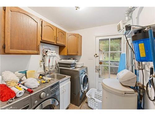 1304 Old Wilton Road, Odessa, ON - Indoor Photo Showing Laundry Room