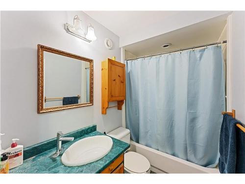 1304 Old Wilton Road, Odessa, ON - Indoor Photo Showing Bathroom