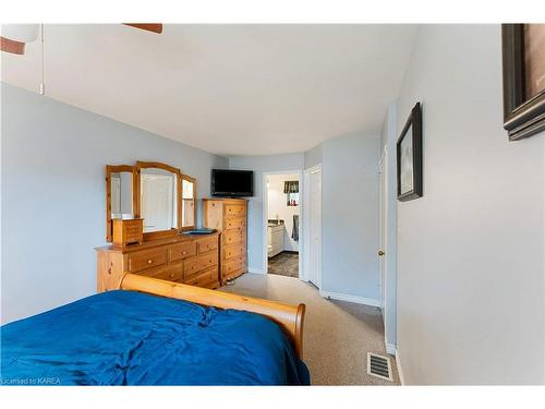 1304 Old Wilton Road, Odessa, ON - Indoor Photo Showing Bedroom