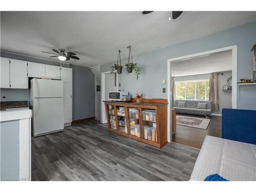 840 Milford Drive, Kingston, ON - Indoor Photo Showing Kitchen