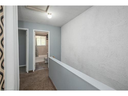 840 Milford Drive, Kingston, ON - Indoor Photo Showing Other Room