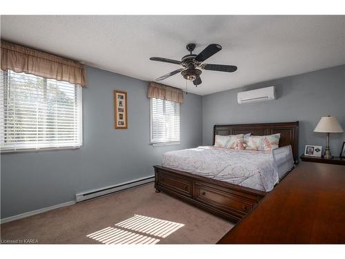 840 Milford Drive, Kingston, ON - Indoor Photo Showing Bedroom