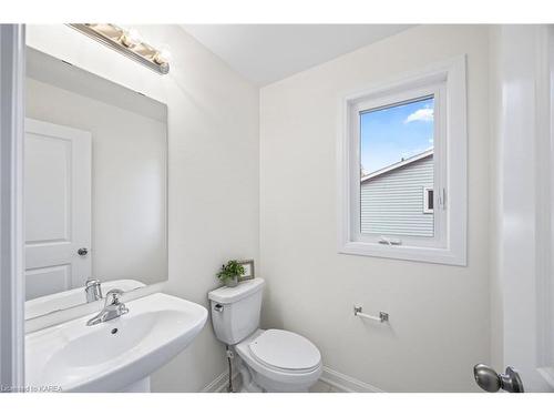 165 Purdy Road, Bath, ON - Indoor Photo Showing Bathroom