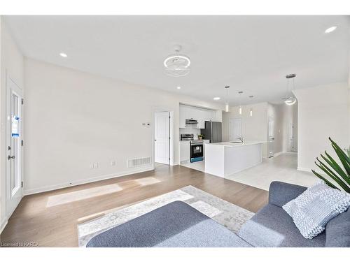 165 Purdy Road, Bath, ON - Indoor Photo Showing Living Room