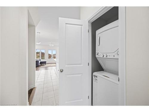 165 Purdy Road, Bath, ON - Indoor Photo Showing Laundry Room