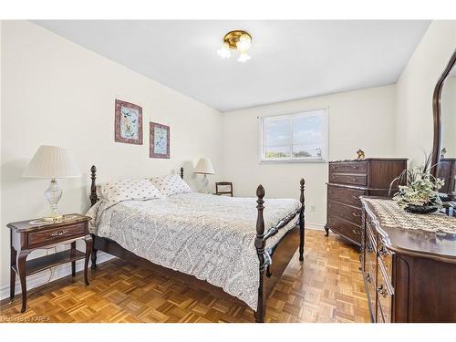 616 Pimlico Place, Kingston, ON - Indoor Photo Showing Bedroom