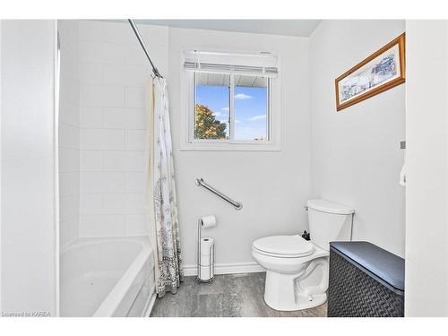 616 Pimlico Place, Kingston, ON - Indoor Photo Showing Bathroom