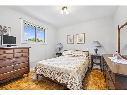 616 Pimlico Place, Kingston, ON - Indoor Photo Showing Bedroom