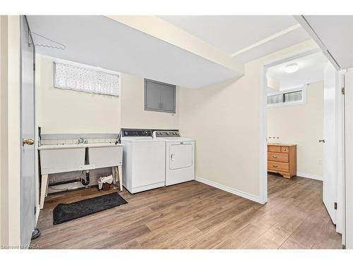 616 Pimlico Place, Kingston, ON - Indoor Photo Showing Laundry Room