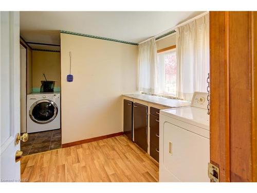 22 Davis Lock Road, Elgin, ON - Indoor Photo Showing Laundry Room