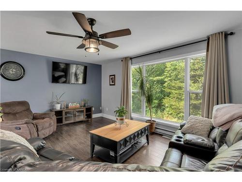 5844 Wilmer Road, Perth Road Village, ON - Indoor Photo Showing Living Room