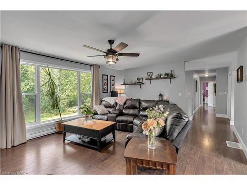 5844 Wilmer Road, Perth Road Village, ON - Indoor Photo Showing Living Room