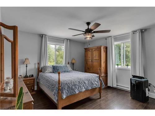 5844 Wilmer Road, Perth Road Village, ON - Indoor Photo Showing Bedroom