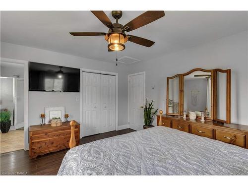 5844 Wilmer Road, Perth Road Village, ON - Indoor Photo Showing Bedroom