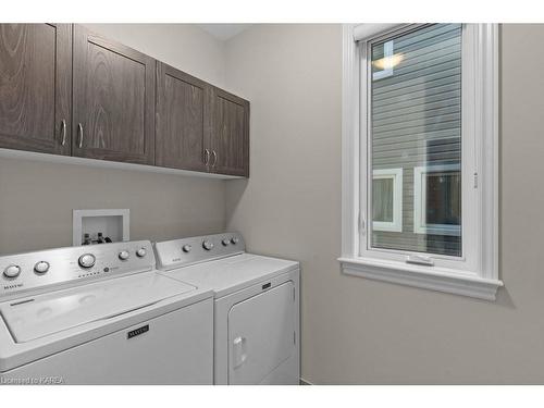 1208 Ashford Place, Kingston, ON - Indoor Photo Showing Laundry Room