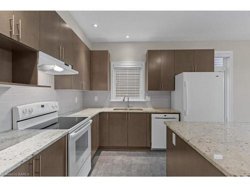 1208 Ashford Place, Kingston, ON - Indoor Photo Showing Kitchen