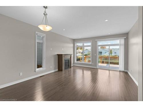 1208 Ashford Place, Kingston, ON - Indoor Photo Showing Living Room With Fireplace