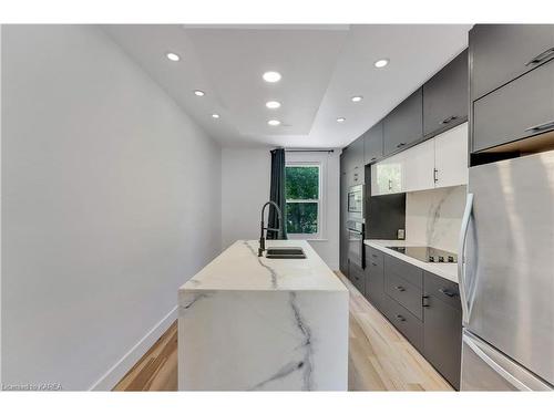 211 Raglan Road, Kingston, ON - Indoor Photo Showing Kitchen With Double Sink With Upgraded Kitchen