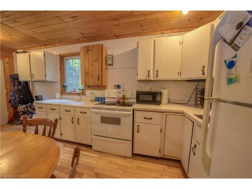 1035 Cozy Ridge Lane, Hartington, ON - Indoor Photo Showing Kitchen