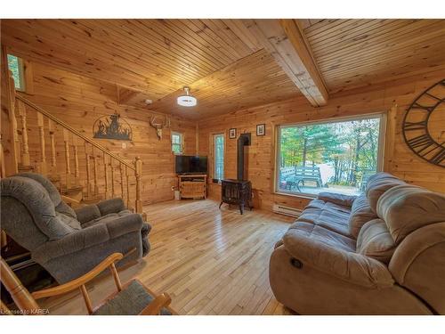 1035 Cozy Ridge Lane, Hartington, ON - Indoor Photo Showing Living Room