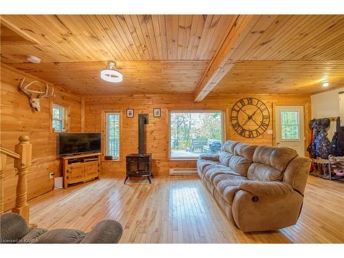 1035 Cozy Ridge Lane, Hartington, ON - Indoor Photo Showing Living Room