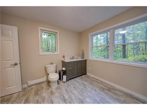 1035 Cozy Ridge Lane, Hartington, ON - Indoor Photo Showing Bathroom